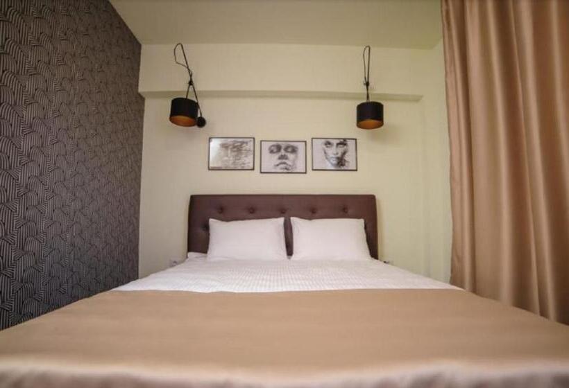 اتاق استاندارد یک نفره, Stokker