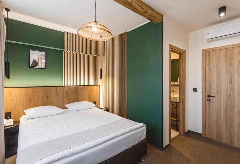 اتاق استاندارد یک نفره, Stokker