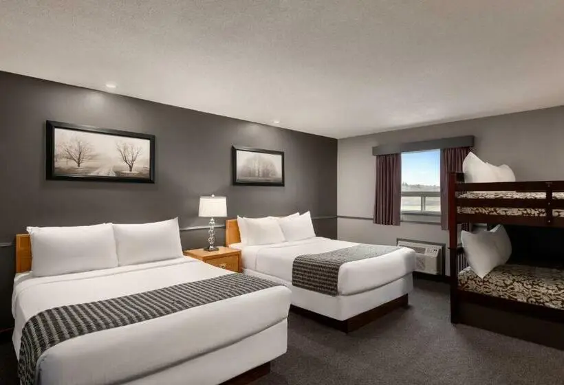 Perhehuone, Travelodge By Wyndham Brandon