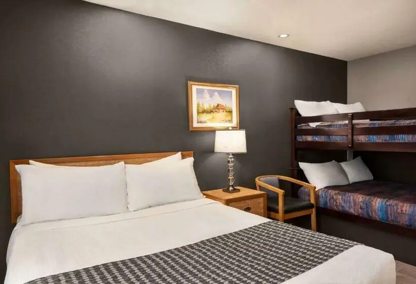 Deluxe-huone, Travelodge By Wyndham Brandon