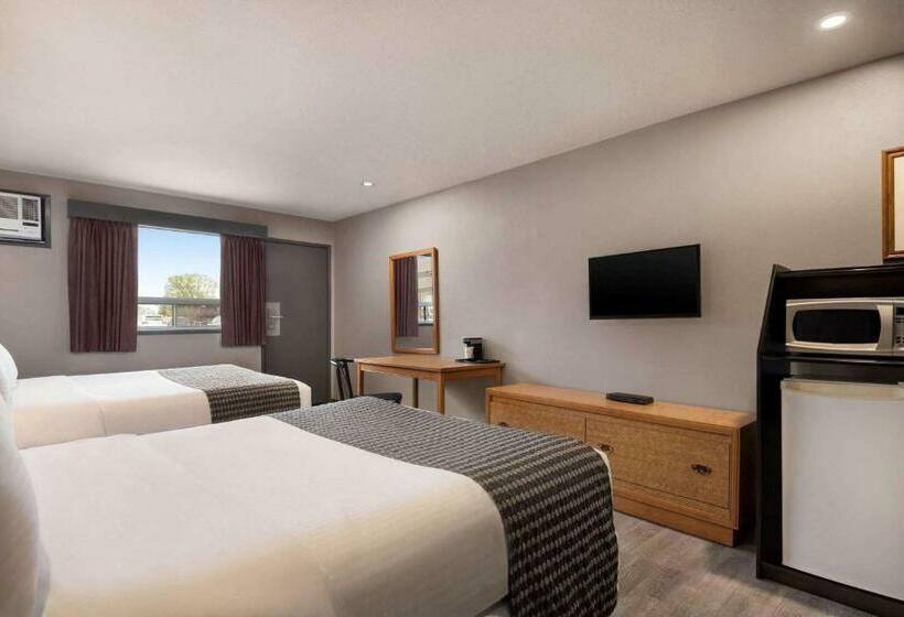 غرفة قياسية لذوى الاحتياجات الخاصة, Travelodge By Wyndham Brandon