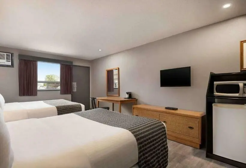 Standard-invahuone, Travelodge By Wyndham Brandon