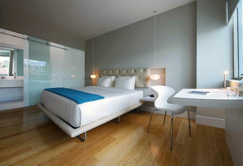 Номер Стандарт Кровать Кинг Адаптированный для Инвалидов, Tryp By Wyndham Cuenca Zahir