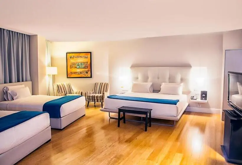 Perhesviitti, Tryp By Wyndham Cuenca Zahir