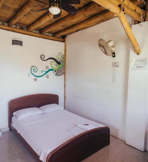 اتاق استاندارد, La Tortuga Hostel