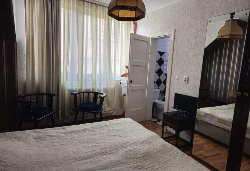 标准间, Vila Monica