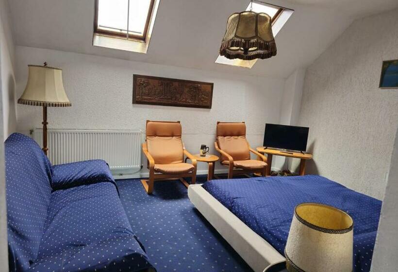 标准间, Vila Monica