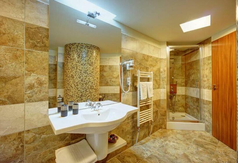 디럭스 스위트, Ciucas