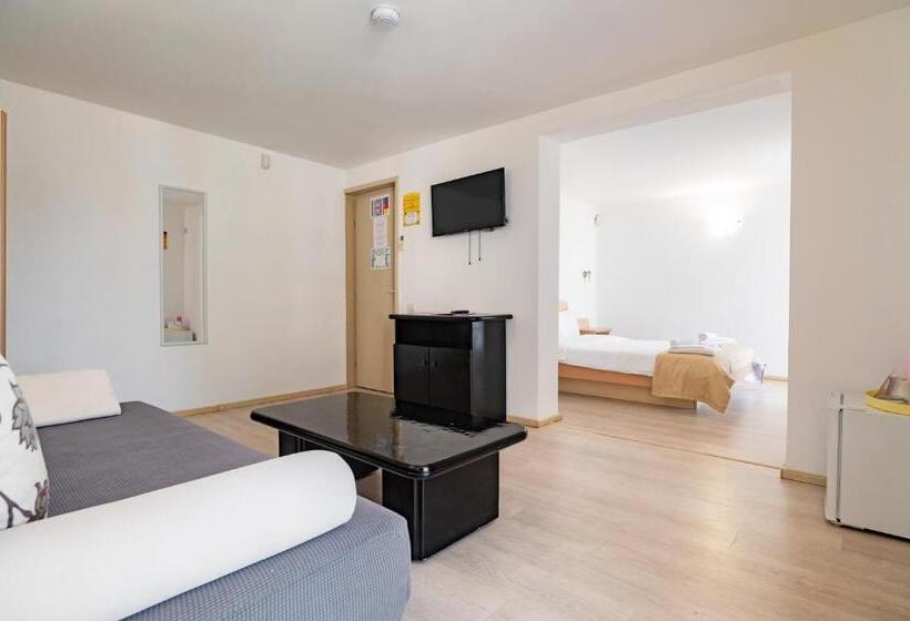 جناح جونيور مزوَّد بشرفة, Complex Paloma Coral