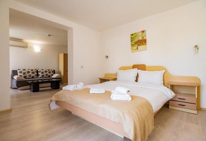 جناح جونيور مزوَّد بشرفة, Complex Paloma Coral