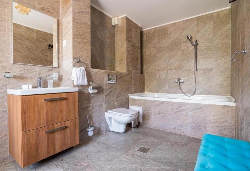 جناح سوبيريور, Complex Paloma Coral