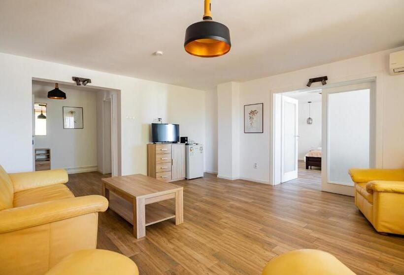 جناح سوبيريور, Complex Paloma Coral