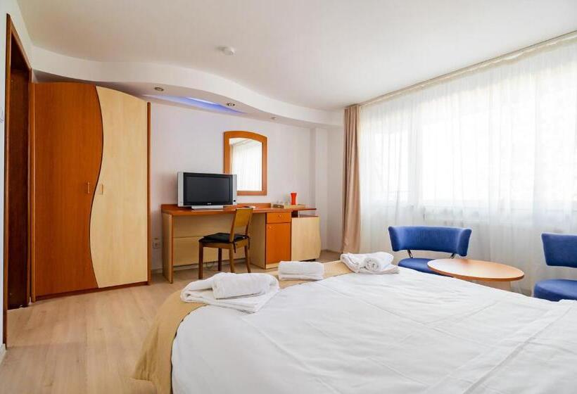 غرفة قياسية مطلّة علي البحر مزوَّدة بشُرفة, Complex Paloma Coral