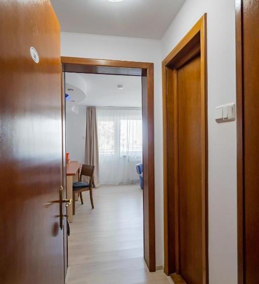 غرفة قياسية مطلّة علي البحر مزوَّدة بشُرفة, Complex Paloma Coral