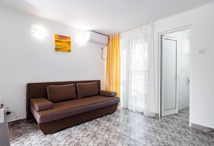 جناح جونيور مزوَّد بشرفة, Complex Paloma Coral