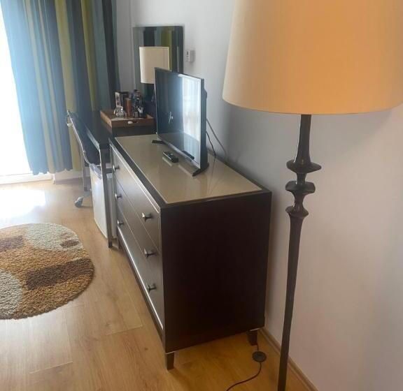 스탠다드 발코니 룸, Dobsi