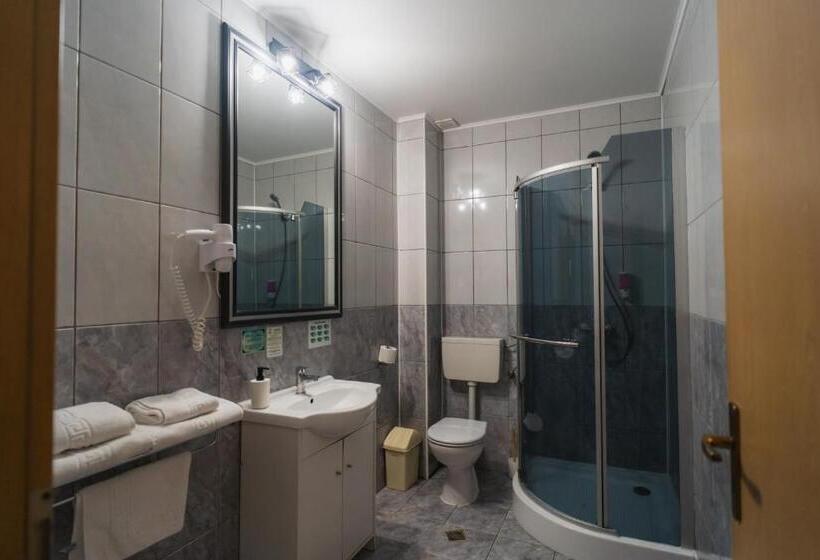 스탠다드 발코니 룸, Dobsi