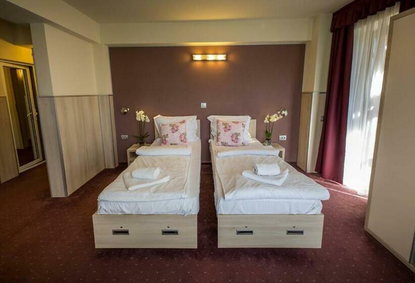 דירת חדר, Eden Grand Resort