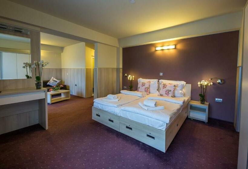 דירת חדר, Eden Grand Resort