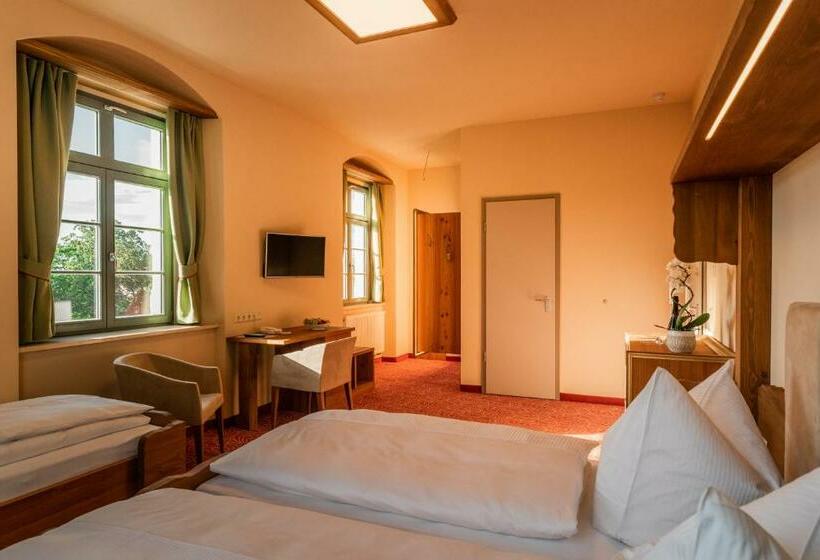 コンフォートトリプルルーム, Freyhof