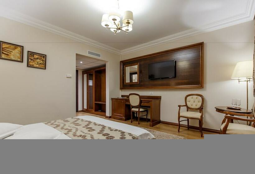 스탠다드 룸, Gabriela