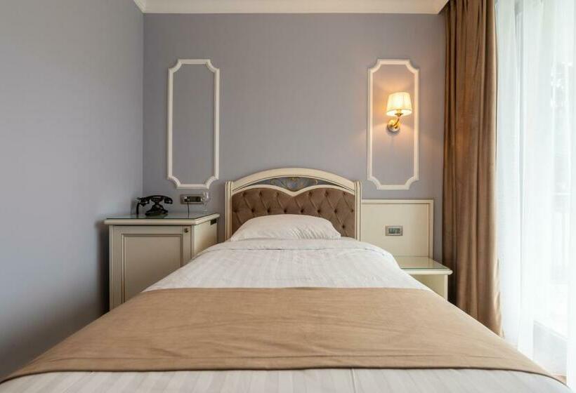 스탠다드 싱글 룸, Gabriela