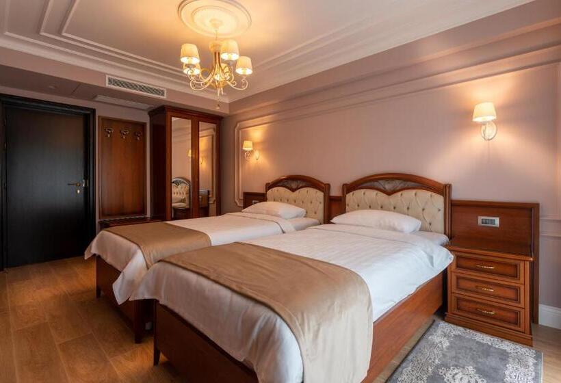 스탠다드 룸, Gabriela