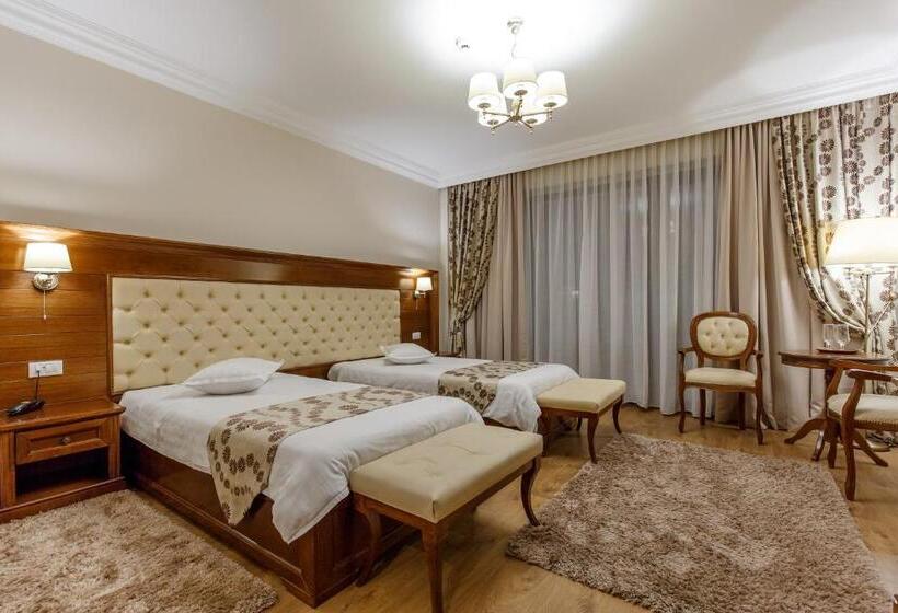 플러스 스탠다드 룸, Gabriela