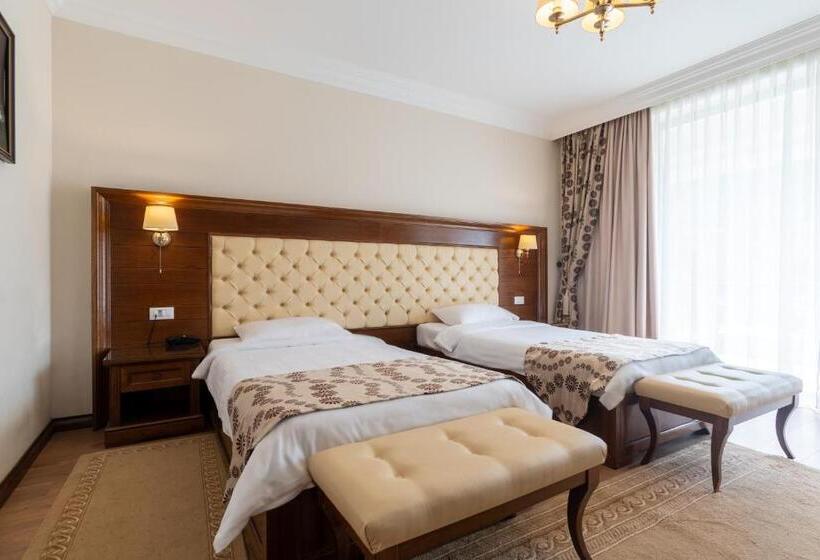 플러스 스탠다드 룸, Gabriela