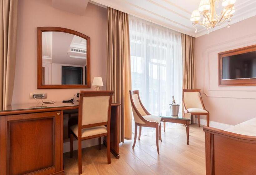 스탠다드 룸, Gabriela