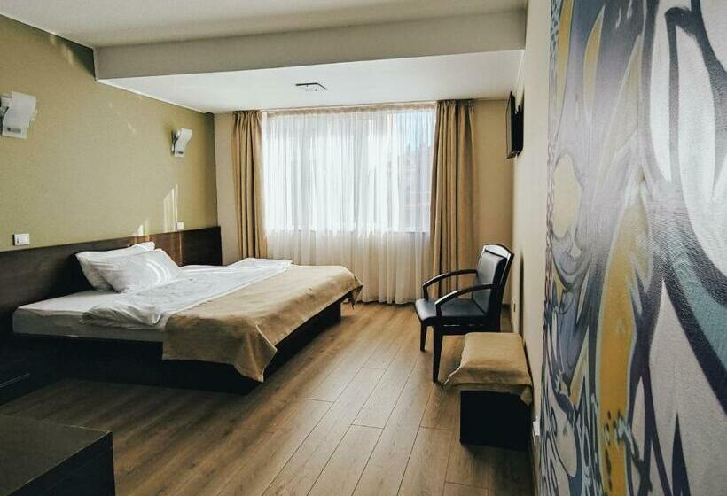 اتاق سوپریور, Graffiti