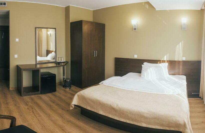 اتاق سوپریور, Graffiti