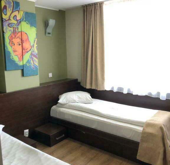 اتاق استاندارد, Graffiti