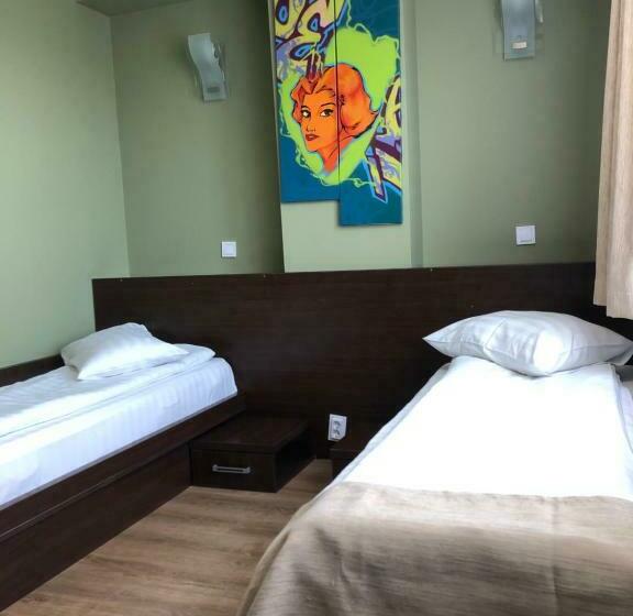 اتاق استاندارد, Graffiti