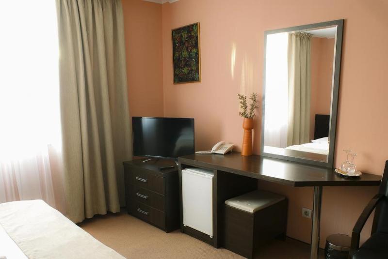 اتاق استاندارد, Graffiti