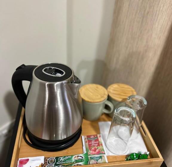 اتاق سوپریور, Graffiti