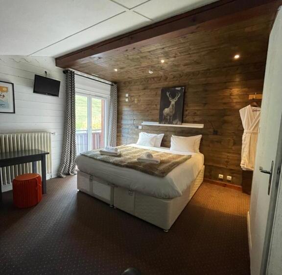 اتاق خانوادگی, Hôtel La Chaumière