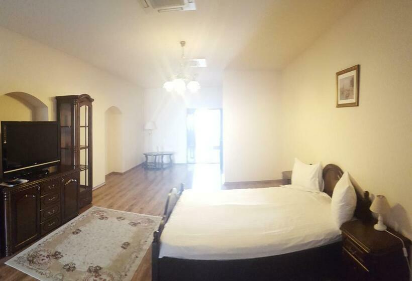 جناح غرفتين نوم, Le Petit Paris