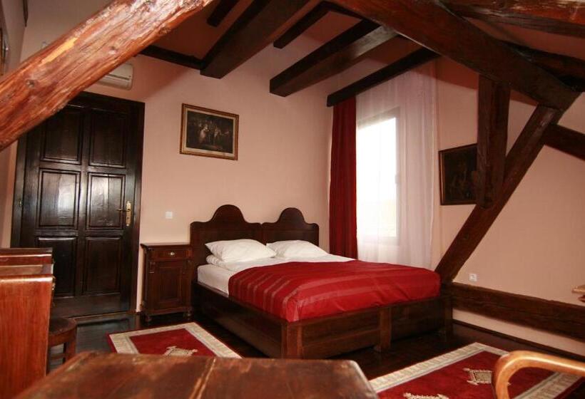 جناح جونيور, Poesis Satu Mare