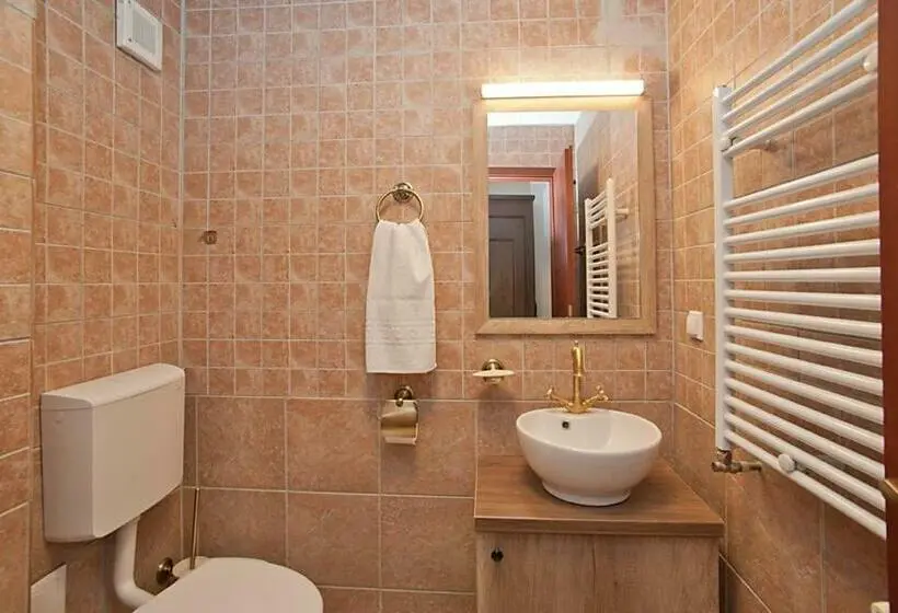 Standard-huone, Regina