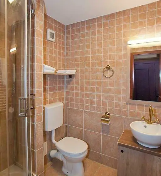 Standard-huone, Regina