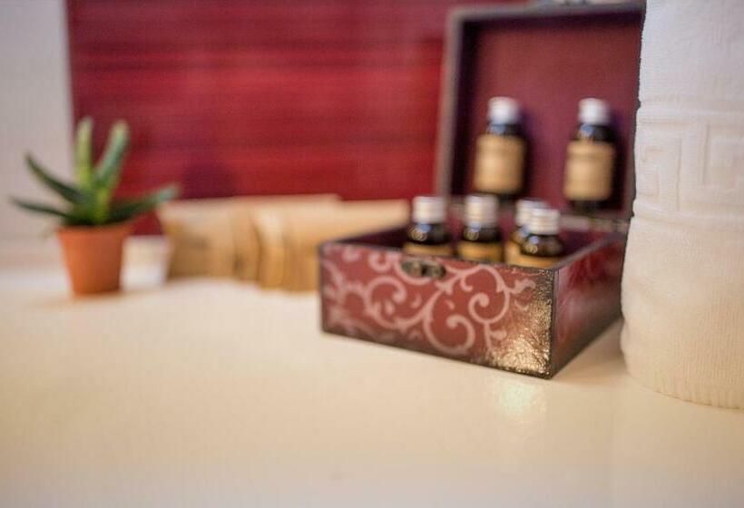 スイート, Rina Cerbul