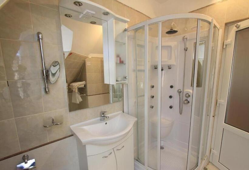 スイート, Rina Cerbul