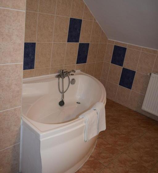 جناح عائلي, Pensiunea Bujor De Munte