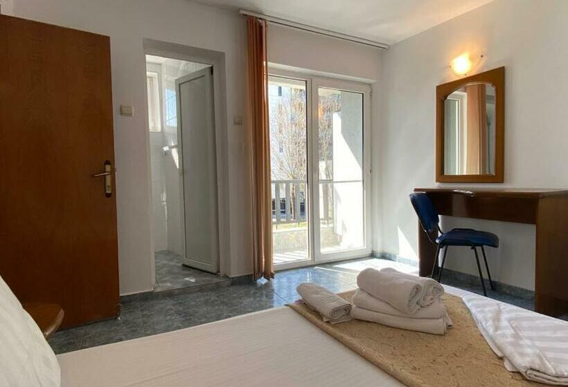 جناح جونيور مزوَّد بشرفة, Complex Paloma Coral