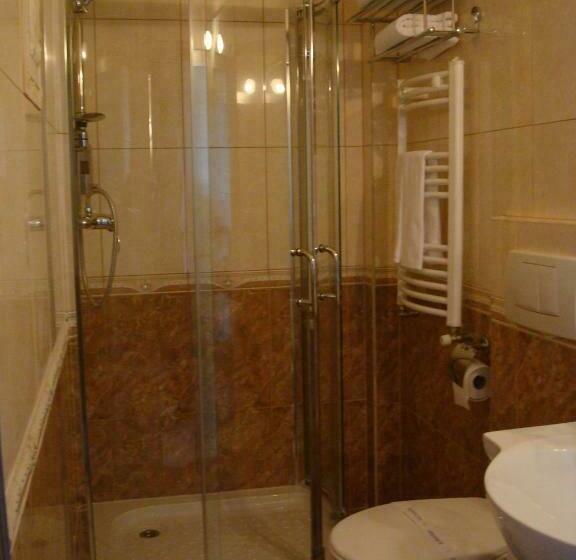 Четырехместный Номер Стандарт, Motel Dhs Chinese Restaurant