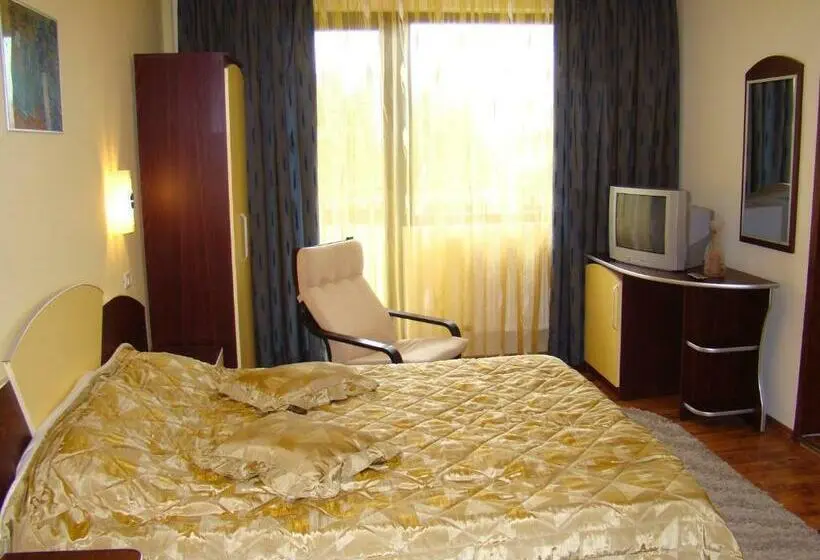 Standard Kolmen Hengen Huone, Complex Turistic Le Baron
