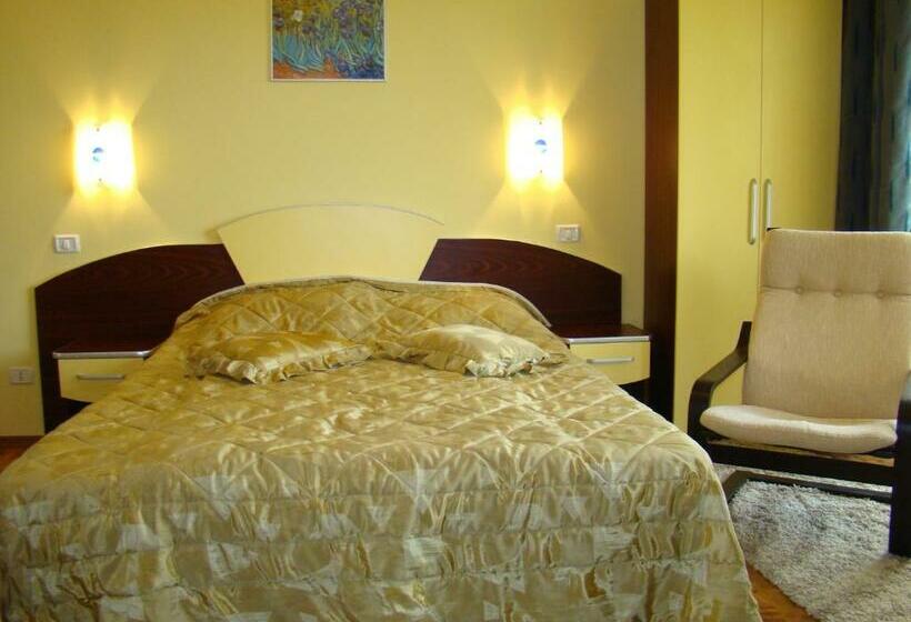 Standard Triple Room, Complex Turistic Le Baron