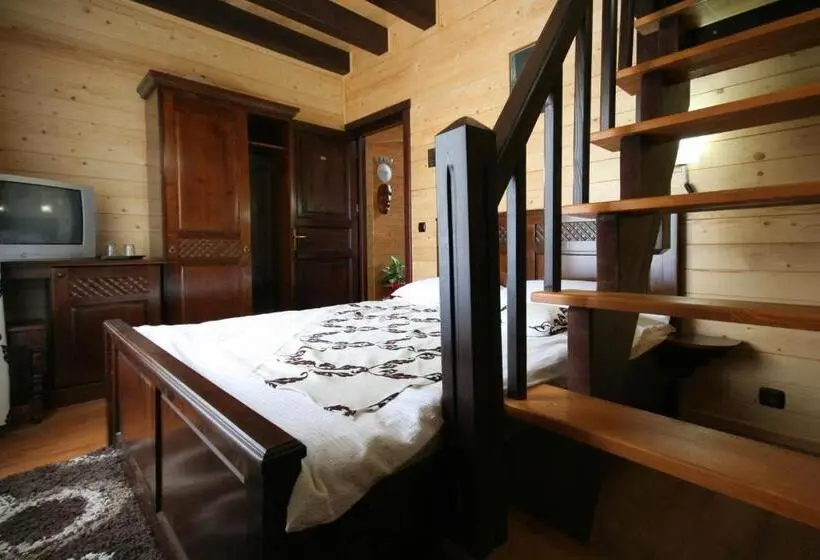 Perhehuone, Complex Turistic Le Baron