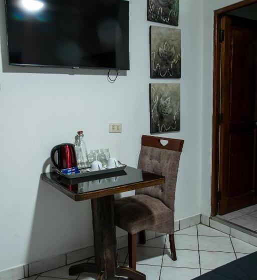 اتاق اکونومی, Hospedaje Gran Imperial